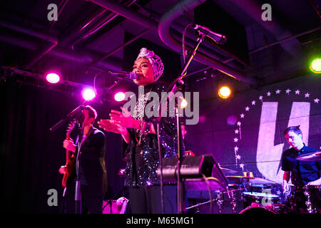 Yuna, Yunalis binti Mat Zara'ai, musicien chanteur auteur-compositeur artiste malaisienne effectuant à U Street Music Hall. Washington, D.C., 5 février 2014 Banque D'Images