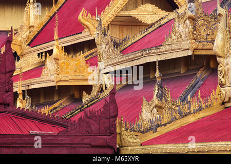 Les détails architecturaux de la Palais Royal de Mandalay, Myanmar (Birmanie). Banque D'Images