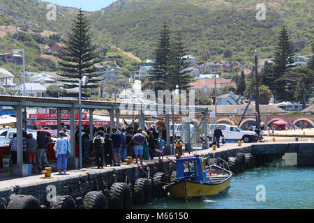 Le port de Kalk Bay à Cape Town . Bon pour les restaurants de fruits de mer, autour de False Bay Banque D'Images