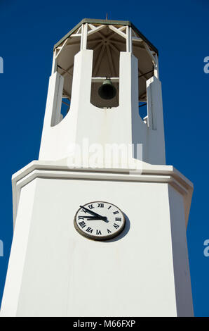 Ville historique de la tour blanche avec de vieux Bell et réveil, Espagne Banque D'Images