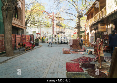 Bazar de tapis à Tbilissi Banque D'Images