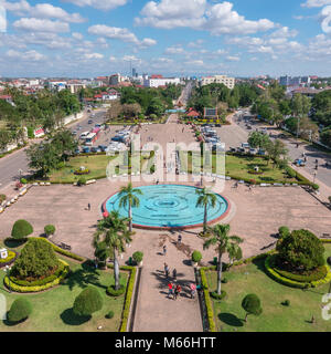 Patuxay park à Vientiane, vue depuis le haut de la porte Patuxai, Laos Banque D'Images