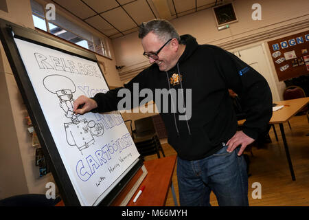 Guardian Harry Venning caricaturiste, qui attire l'Clare dans la Communauté, tient un événement de dessin animé de Littlehampton, Angleterre. Banque D'Images