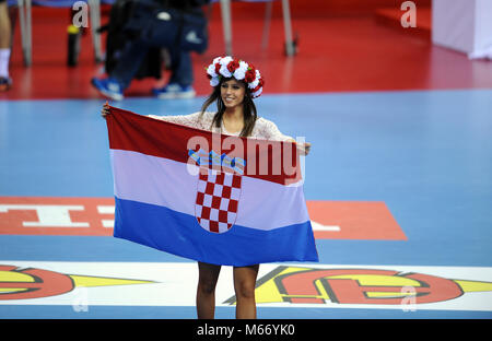 Cracovie, Pologne - le 21 janvier 2016 : Men's EHF Handball européen Russie EURO 2016 Cracovie Tauron Arena France - Bélarus o/p : cheerleaders Banque D'Images