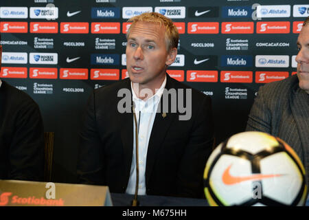 Seattle, Washington, USA. 28 Février, 2018. Soccer MLS 2018 sondeurs : Vice-président et directeur sportif Chris Henderson répond aux questions des médias au cours de la pratique des médias et des sondeurs à jour siècle Lien Field à Seattle, WA. Crédit : Jeff Halstead/ZUMA/Alamy Fil Live News Banque D'Images