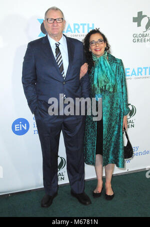 Los Angeles, USA. 28 Février, 2018. (L-R) Acteur Ed O'Neill et Catherine Rusoff assister à la 15e Annual Global NeueHouse Pre-Oscar Vert Gala à Hollywood le 28 février 2018 à Los Angeles, Californie. Photo de Barry King/Alamy Live News Banque D'Images