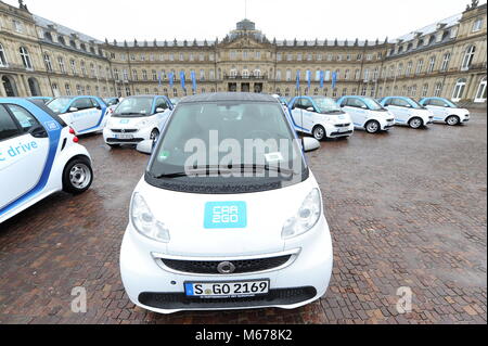 Voitures électriques sont visibles au cours de la présentation de la - selon les organisateurs - plus grand car2go flotte électrique en Allemagne. La piscine de voitures est composé de 300 véhicules électriques à batterie. Photo : Bernd Weissbrod | conditions dans le monde entier Banque D'Images