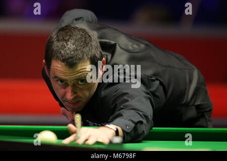 Cardiff, Royaume-Uni. 28 Février, 2018. Ronnie O'Sullivan, de l'Angleterre au cours de son 2ème match contre Graeme Dott de l'Ecosse. ManBetX Welsh open Snooker Championship 2018, jour 3 au stade Motorpoint Arena de Cardiff, Pays de Galles, Royaume-Uni Le mercredi 28 février 2018. Photos par Andrew Verger/Alamy Live News Banque D'Images