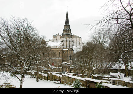 Edinburgh, Royaume-Uni. 06Th Mar, 2018. Jeudi 1er mars 2018 : Édimbourg, Écosse, Royaume-Uni Météo. La Bête de l'Est continue de provoquer des troubles partout au pays. De nombreuses personnes ont séjourné à la maison et les écoles sont fermées dans la plupart des régions du pays à la suite de plus fortes chutes de neige pendant la nuit. St Cuthberts Crédit : Andrew O'Brien/Alamy Live News Banque D'Images