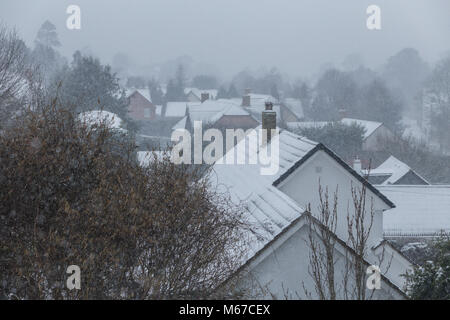 La ville de Sidmouth, Devon, 1er mars 18 vue sur la ville de Sidmouth queles bête de la tempête est à la rencontre de Emma sur le sud-ouest de l'Angleterre. Devon et Cornwall attendent plusieurs pouces de neige dans les prochaines heures. La neige est un excellent rareity sur la côte du Devon Sidmouth - a eu aucun depuis l'hiver 2010/11. Central Photo/Alamy Live News Banque D'Images