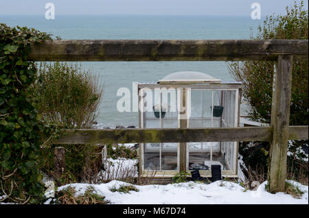 Cornish Riviera. 1er mars, 2108. Météo France : l'abri de la tempête, Mousehole, Cornwall. Credit : Lucy Piper/Alamy Live News Banque D'Images