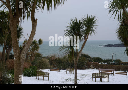 Cornish Riviera. 1er mars, 2108. Météo France : Emma tempête dans les rouleaux à la Cornish Riviera Crédit : Lucy Piper/Alamy Live News Banque D'Images