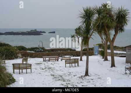 Cornish Riviera. 1er mars, 2108. Météo France : Emma tempête dans les rouleaux à la Cornish Riviera Crédit : Lucy Piper/Alamy Live News Banque D'Images