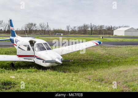 ARCOLA, TEXAS - 1 mars 2018 : les petits aéronefs de l'aviation générale dérape sur piste à l'aéroport du sud-ouest de Houston (AXH) Credit : michelmond/Alamy Live News Banque D'Images