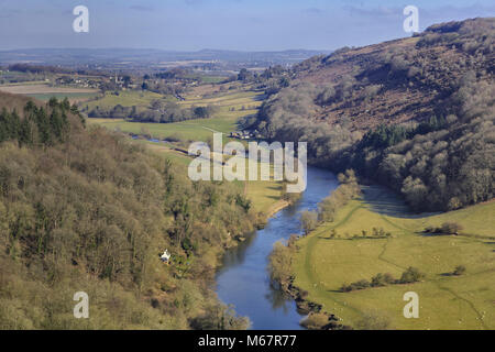 La rivière Wye à Symonds Yat, Herefordshire, Angleterre, RU, vu depuis le Yat Rocks. Banque D'Images