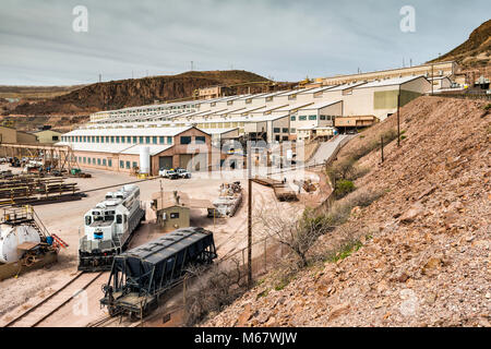 L'usine de cuivre concentrateur aka bâtiment à Morenci, mine de cuivre exploitée par Freeport-McMoRan Copper & Gold, Morenci, Arizona, USA Banque D'Images