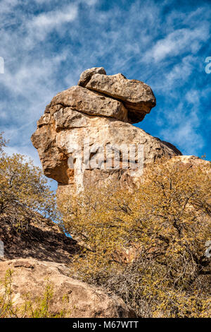 Indian Head boulder, Hueco Tanks State Park et site historique, près d'El Paso, Texas, USA Banque D'Images