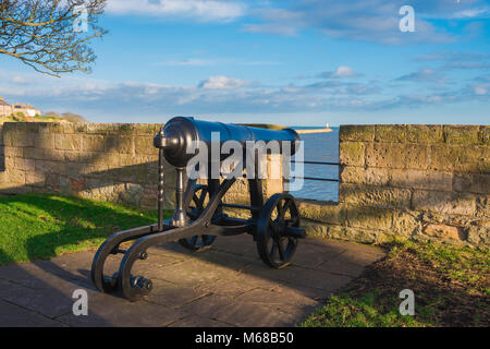 Carnforth murs, un canon russe capturé à partir de la guerre de Crimée situé à un parapet dans les murailles autour de Bridport, England. Banque D'Images