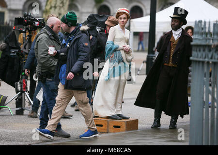 Claudia Jessie jouant le rôle d'Amelia Sedley vu tournage des scènes' Vanity Fair' période TV Drama. Olivia Cooke a également été vu sur le plateau de tournage - Londres Avec : Claudia Jessie Où : London, Royaume-Uni Quand : 29 Jan 2018 Credit : WENN.com Banque D'Images