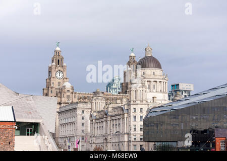 Une vue de la construction du foie de l'Albert Dock, Liverpool, Merseyside Banque D'Images