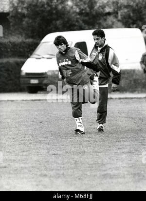 Joueurs de football italien Gianfranco Zola et Roberto Baggio, années 90 Banque D'Images