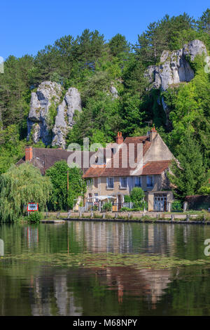 Rochers du Saussois Merry sur Yonne Yonne Bourgogne-Franche Comte-France Banque D'Images