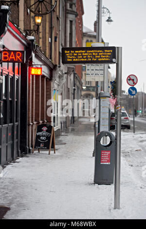 Arrêt de bus par les quais. Bus a été annulée en raison de tempête Emma et bête de l'Est. Irlande Dublin Banque D'Images