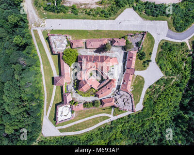 Vue du haut vers le bas du Fort de Brasov Banque D'Images