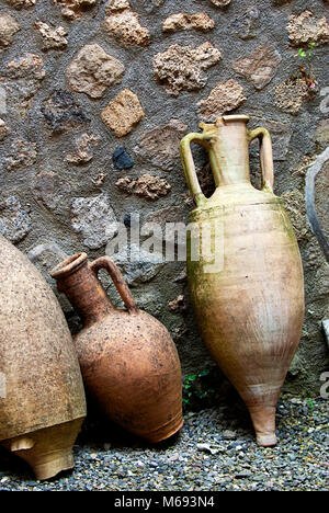 Amphores romaines antiques à Pompéi Banque D'Images