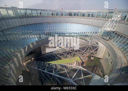 L'Umeda Sky Building est le dix-neuvième-plus haut bâtiment de la préfecture d'Osaka, au Japon, et l'une des plus reconnaissables de repère. Banque D'Images