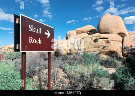 Skull Rock, le parc national Joshua Tree, désert de Mojave, Californie, USA Banque D'Images