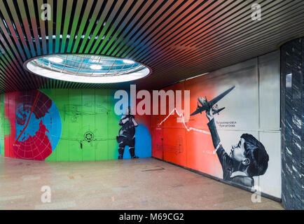 Moscou, Russie - 10 mars. 2016. Graffiti sur thème de Chkalov de vol de Moscou pour le Canada via Pôle Nord dans le métro Chkalovskaya Banque D'Images