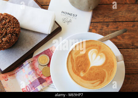 Le Café Chocolat honnête sur Wale Street, au Cap, SA, une petite entreprise artisanale de chocolats faits à la main, faire un bon en utilisant les méthodes de la vieille école. Banque D'Images