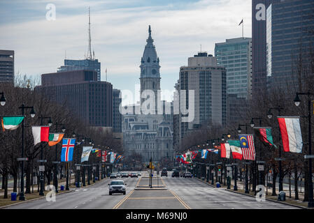 Philadelphie, Pennsylvanie / USA : une vue de l'Hôtel de Ville de Benjamin Franklin Parkway. 19 janvier 2018. Banque D'Images