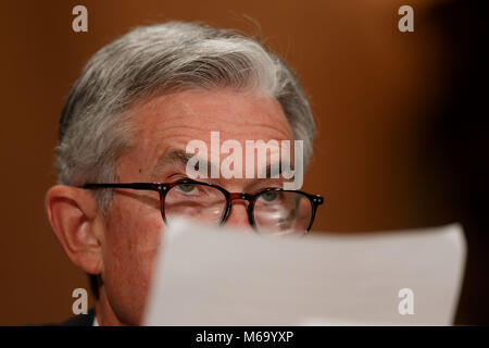 Washington, USA. 1er mars 2018. Réserve fédérale américaine président Jerome Powell témoigne de la commission bancaire du Sénat au Capitole à Washington, DC, États-Unis, le 1 mars 2018. Jerome Powell a dit jeudi qu'il ne voit pas de preuves d'une surchauffe de l'économie alors même que ses perspectives de l'économie renforcée. Credit : Ting Shen/Xinhua/Alamy Live News Banque D'Images