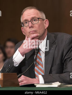 Washington, District de Columbia, Etats-Unis. 1er mars 2018. John F. Ring témoigne devant le comité du Sénat des États-Unis sur la santé, l'éducation, du travail et des pensions sur sa nomination de d'être membre de la National Labor Relations Board (NLRB) sur la colline du Capitole. Credit : Ron Sachs/CNP/ZUMA/Alamy Fil Live News Banque D'Images