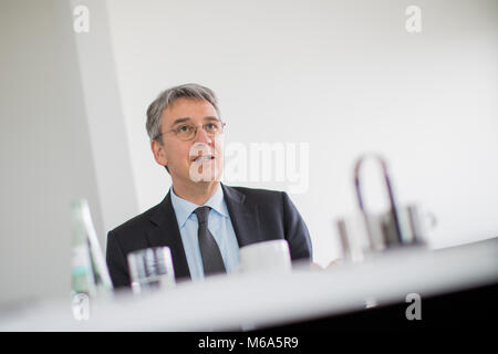 01 mars 2018, l'Allemagne, Düsseldorf : Andreas Mundt, Président de l'Office fédéral allemand des ententes. Photo : afp/Vennenbernd Rolf Banque D'Images