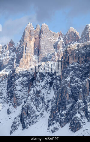 De montagnes en Lastoni di a Rapp, Dolomites, Italie Banque D'Images