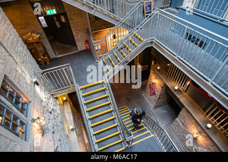 Un parking souterrain, puits Sunbridge Loisirs, shopping et attraction touristique construit dans les tunnels à Bradford, West Yorkshire, Angleterre. Ouvert en 2016. Banque D'Images