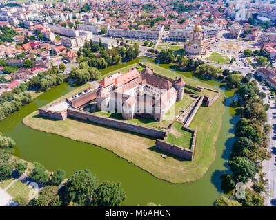 Forteresse de Fagaras en Transylvanie comme vu du dessus Banque D'Images