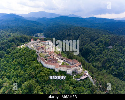 Vue aérienne de la Forteresse de Rasnov Roumanie Banque D'Images