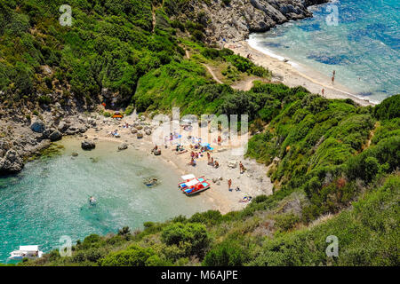 Porto Timoni, la plus célèbre et magnifique plage de l'île de Corfou, Grèce. Importante attraction touristique. Banque D'Images