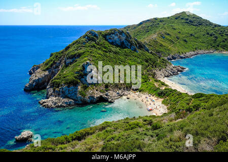 Porto-Timoni, le plus célèbre et magnifique plage de l'île de Corfou, Grèce. Importante attraction touristique. Banque D'Images