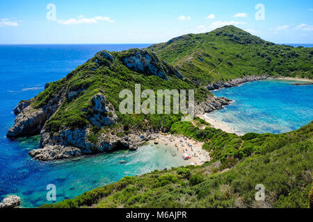 Porto-Timoni, le plus célèbre et magnifique plage de l'île de Corfou, Grèce. Importante attraction touristique. Banque D'Images