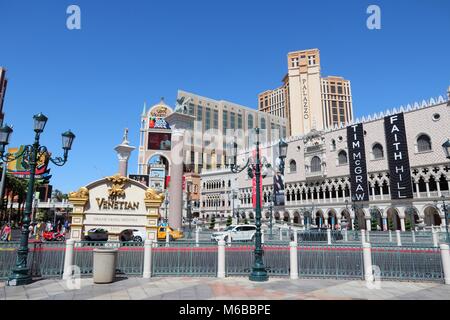 LAS VEGAS, USA - 14 avril 2014 : personnes visitent le Venetian Resort à Las Vegas. C'est l'un des 10 plus grands hôtels du monde avec 4 409 chambres. Banque D'Images