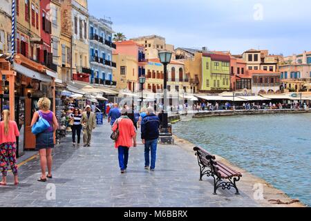 CHANIA, GRÈCE - 18 MAI 2014 : visite de la vieille ville de Chania, Crète. Chania est la deuxième plus grande municipalité de La Crète (108 642 habitants en 2011). Banque D'Images