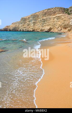 Matala Plage Rouge. Côte de l'île de Crète en Grèce. Banque D'Images