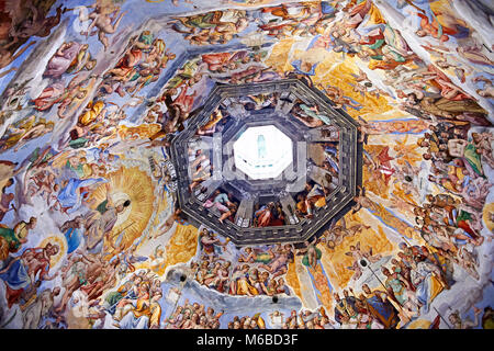 Fresque du Jugement Dernier sur l'intérieur de la coupole par Vasari, commencé en 1568, et achevé par Federico Zuccaro en 1579. Duomo de Florence, Basili Banque D'Images