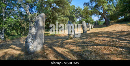 Photos et images de l'âge du Cuivre préhistoriques anthropomorphes proto standing stone statue Menhirs dans la Biru 'e archaeolological Localita Golfo di site, Sorgono, Banque D'Images