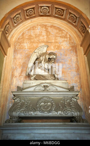 Photos de la pierre sculptée classique d'un ange sur un monumental Tombeau de Guiseppe Ghiglioni Staglieno, Cimetière Monumental. Sculpteur Giovanni Banque D'Images